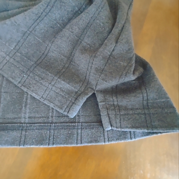 Van Heusen Large Long Sleeved Polo Gray - Picture 5 of 6